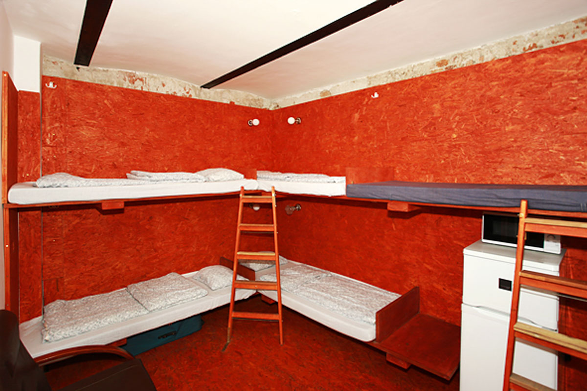 hostel_kosice_private_rooms_8490_10x15